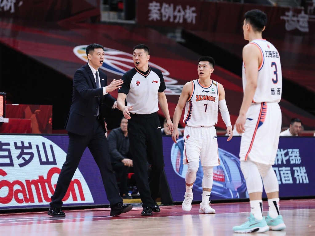 該員工的不 該員工的不