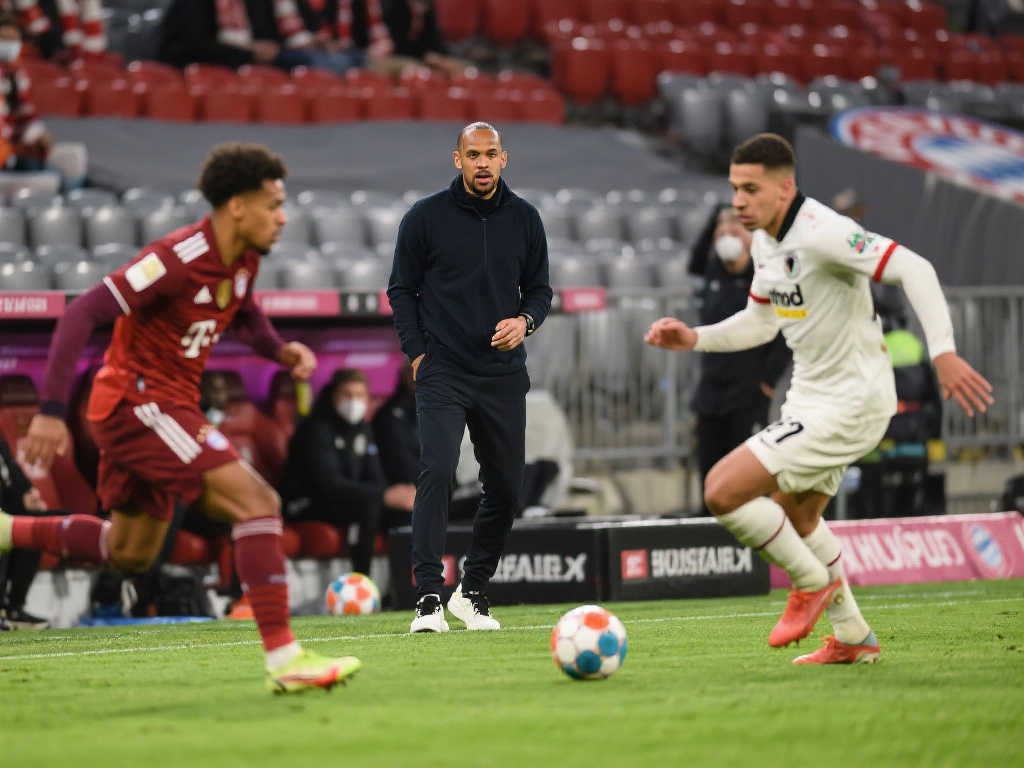 传球方面的 传球方面的